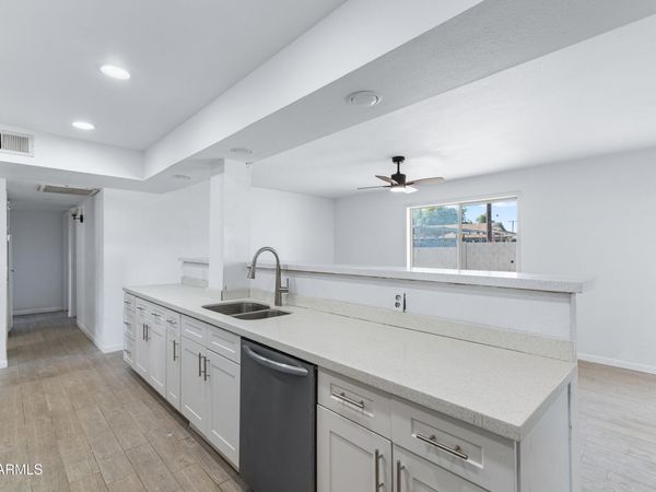 860 W McLellan Road, Mesa, AZ 85201