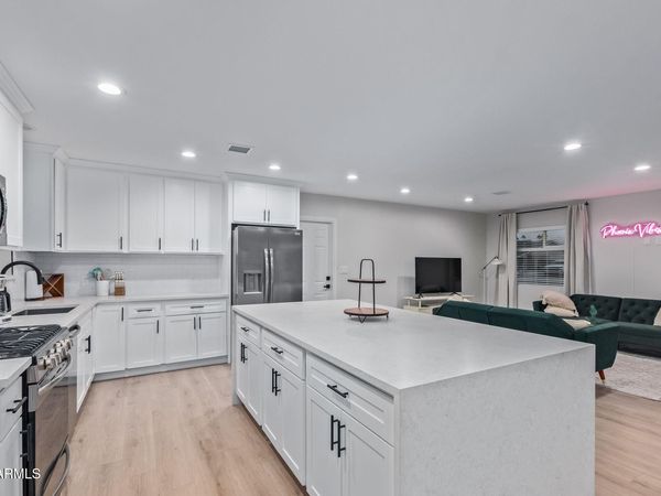 1535 W Lawrence Road, Phoenix, AZ 85015