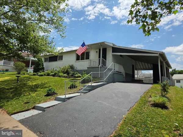 6 KAREN COURT , CAMP HILL, PA 17011