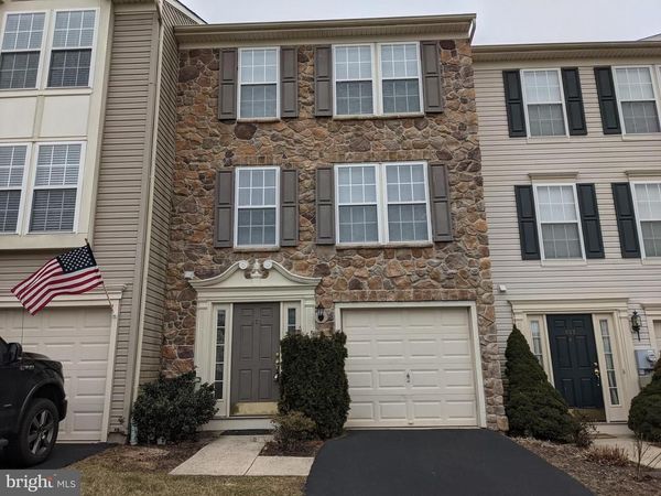 625 VILLAGE COURT , QUAKERTOWN, PA 18951