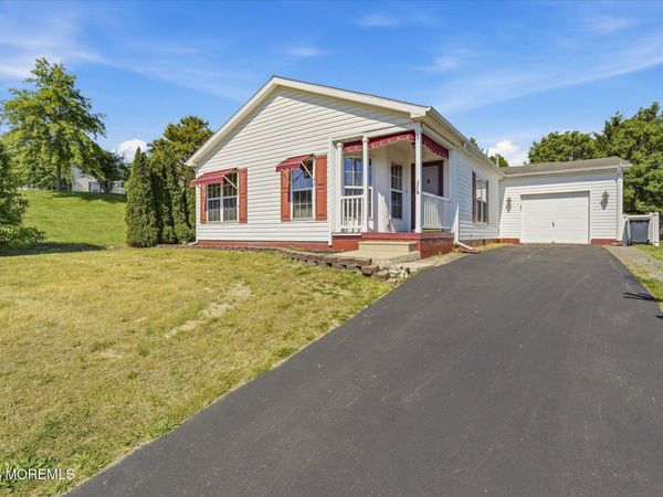 6 Cherry Hill Court, Manahawkin, NJ 08050