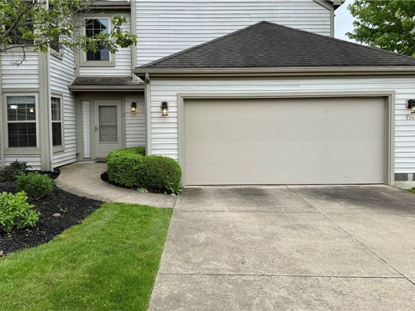 156 Spinnaker Drive , Columbiana, OH 44408