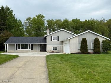 6815 Hickory Hill Drive, Mayfield, OH 44143