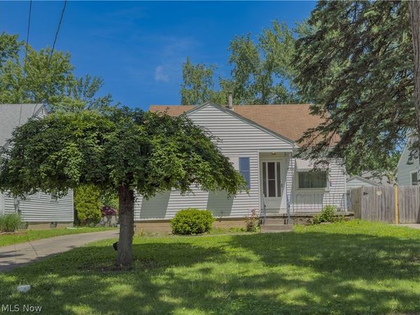 626 Princeton Avenue , Elyria, OH 44035