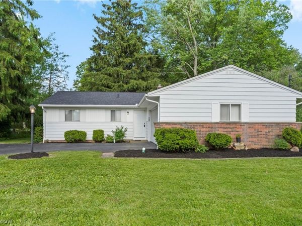 6389 Barton Road , North Olmsted, OH 44070