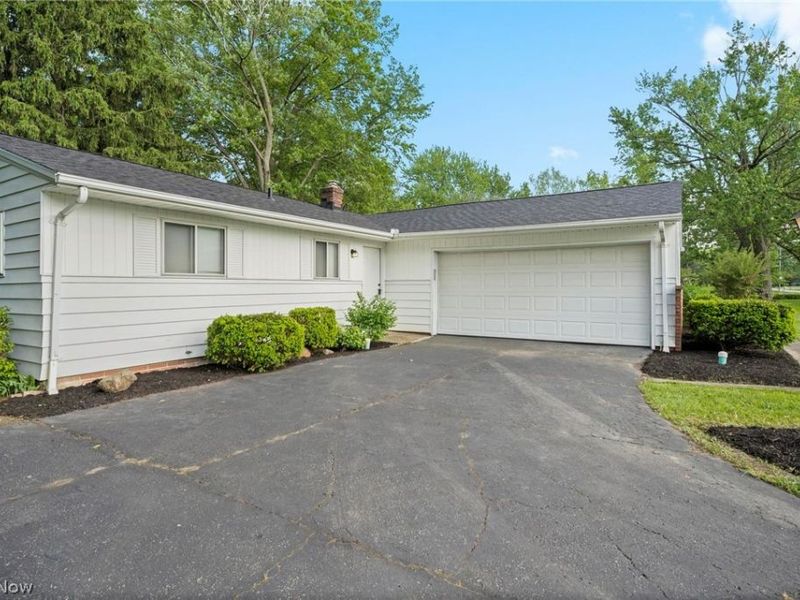 6389 Barton Road, North Olmsted, OH 44070 Photo 31