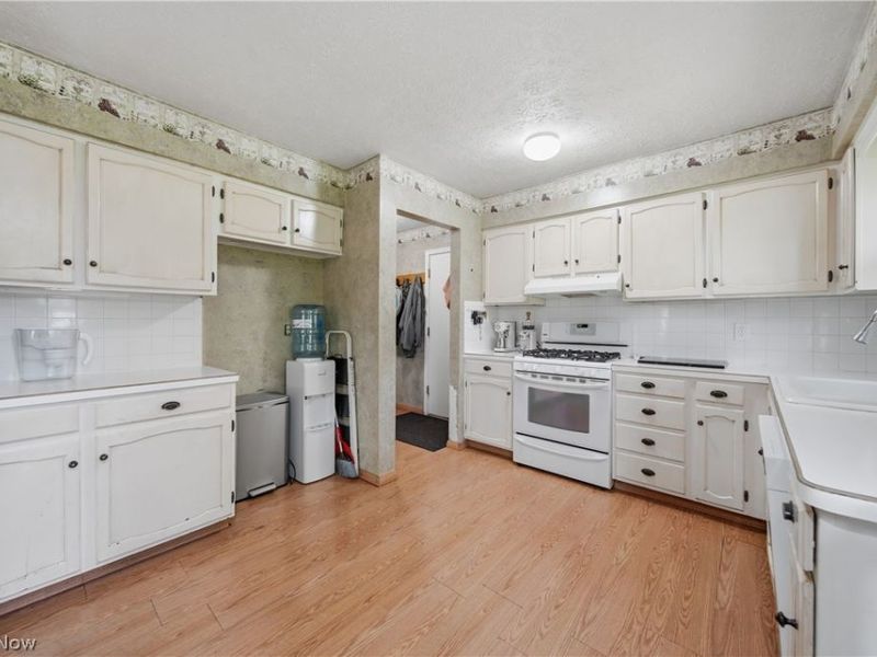 11205 Merrimack Avenue NW, Hartville, OH 44632 Photo 13