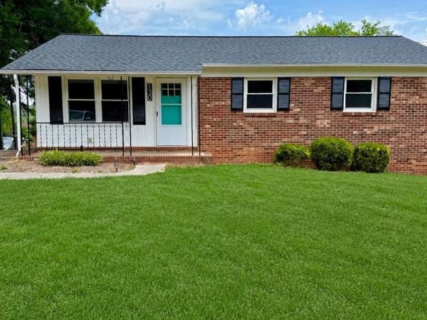 130 N Arlington Avenue , Jonesville, NC 28642