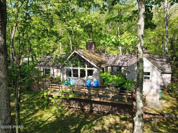 822 Dogwood Court , Lords Valley, PA 18428