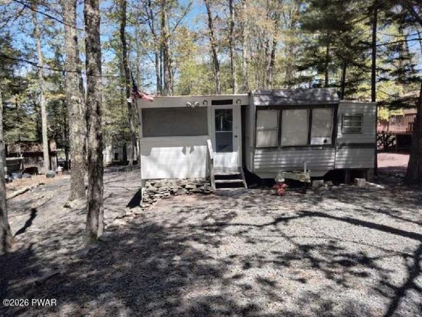 131 Village Drive W, Milford, PA 18337