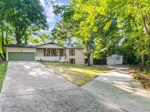 1661 Oak Ridge Circle SW , Stone Mountain, GA 30087