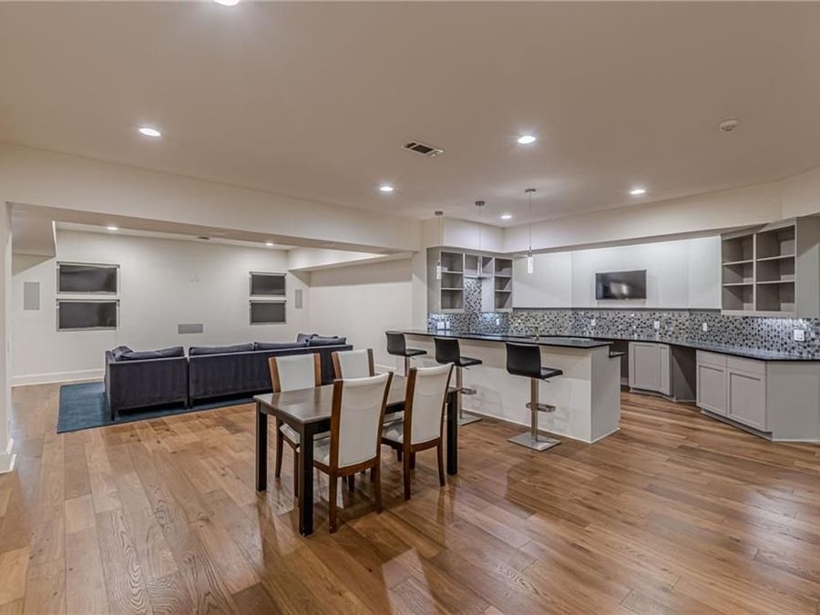 Property Image 128
