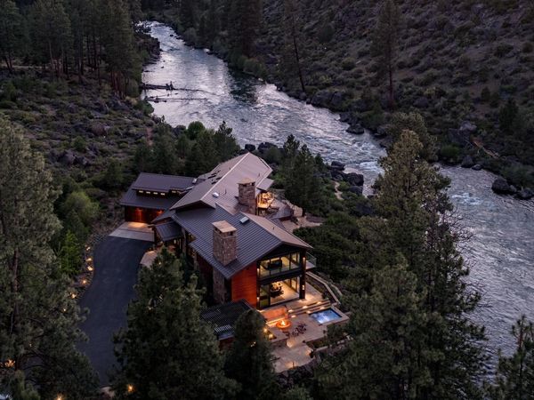 19472 Pine Drive, Bend, OR 97702