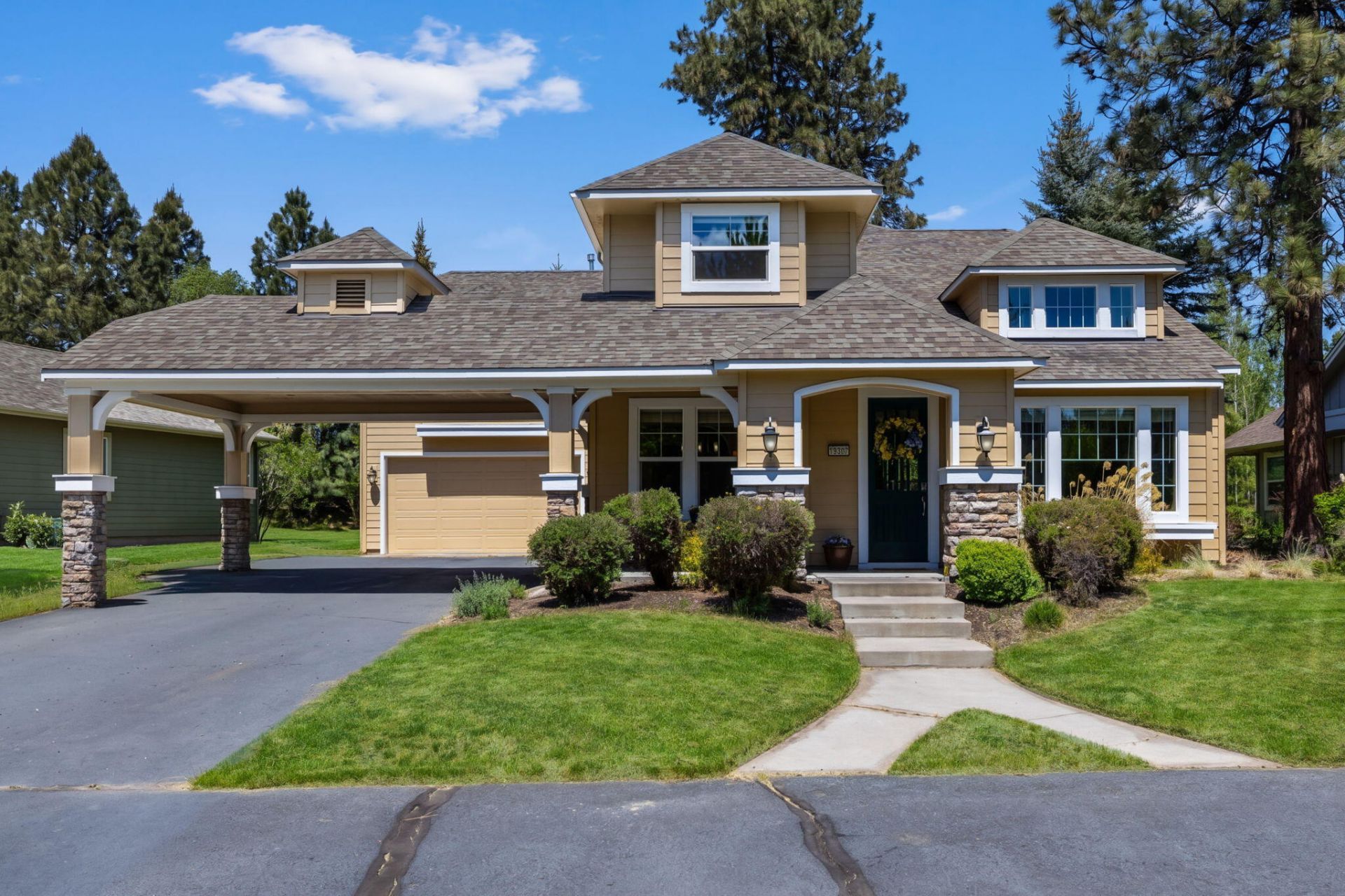 19307 Blue Lake Loop, Bend, OR 97702 Main Photo
