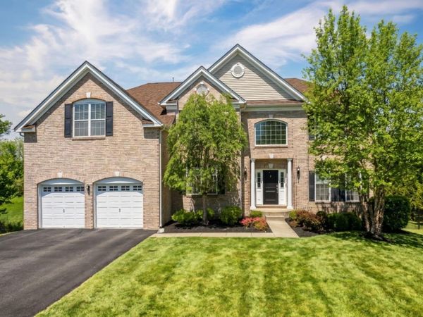 7 Heaton St, Mount Olive, NJ 07828