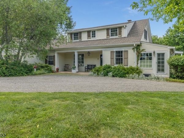 11 New St, Mendham, NJ 07945