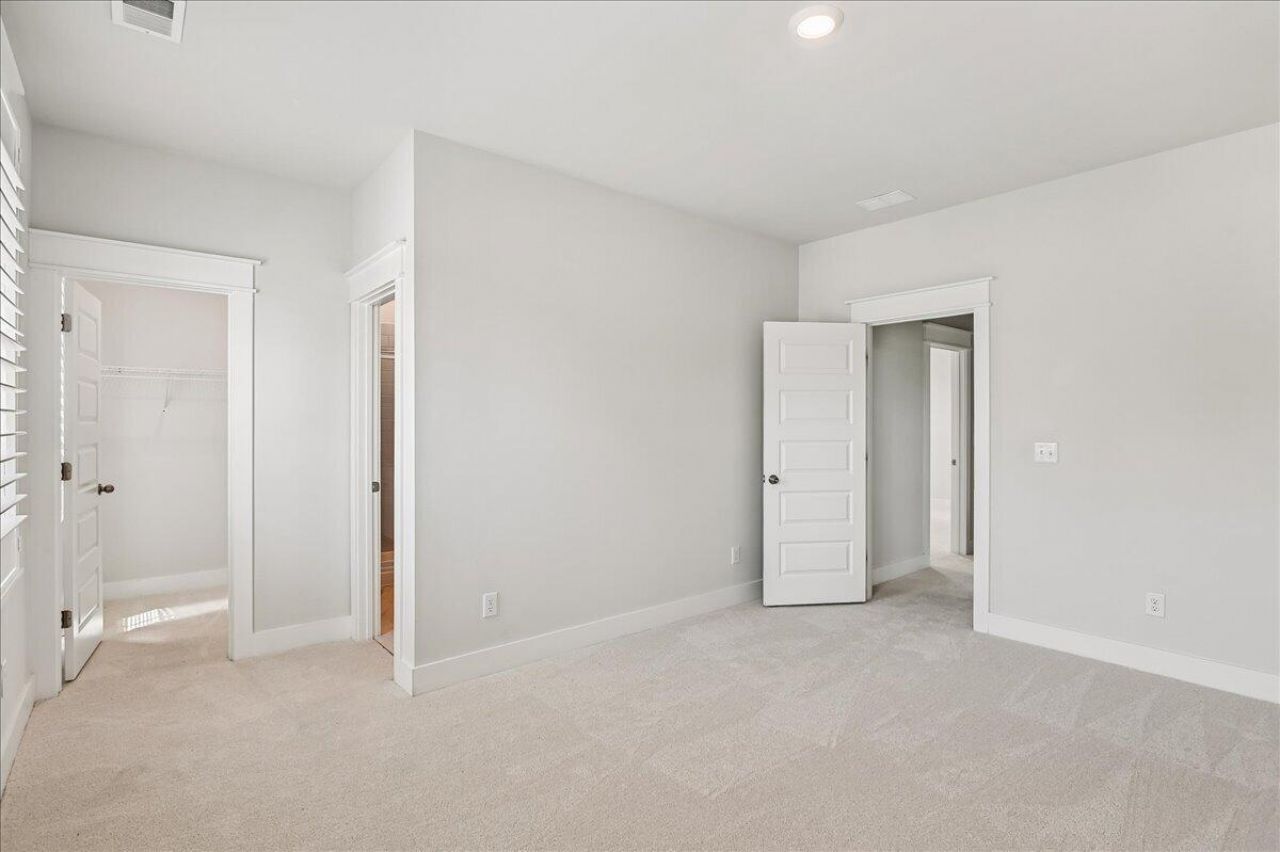 2736 Mcfadden Way Photo 35