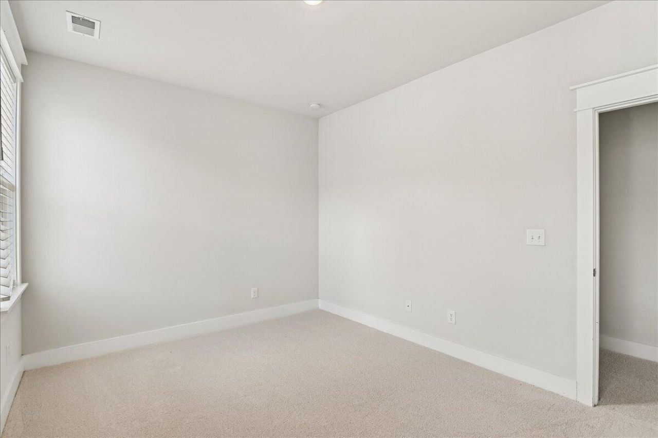 2736 Mcfadden Way Photo 41