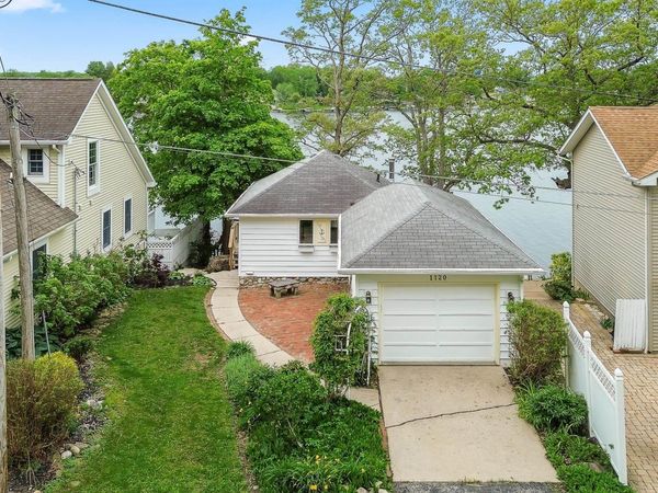 1120 Ln 210 Hamilton lk, Hamilton, IN 46742