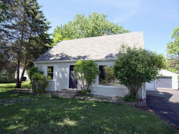 1051 Burke Avenue W, Roseville, MN 55113