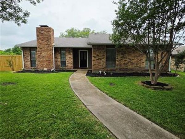 6101 Greenlawn Street, Rowlett, TX 75088