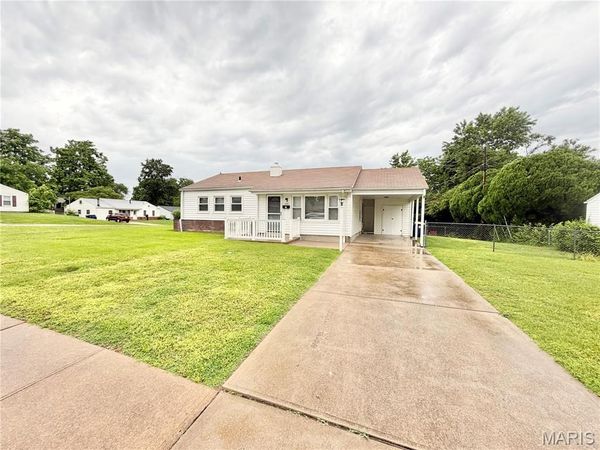 3441 Saint Clovis Lane , St Ann, MO 63074