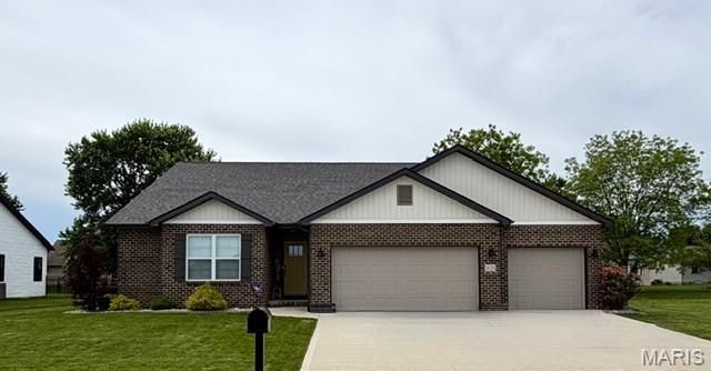 1121 Menominee Trail , Mascoutah, IL 62258 Main Photo