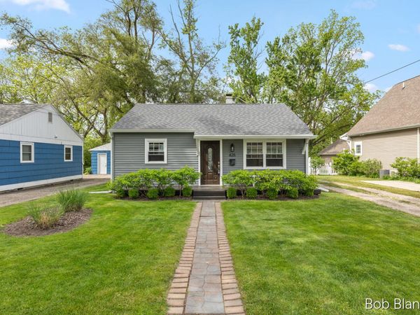 425 South Haven Street, South Haven, MI 49090