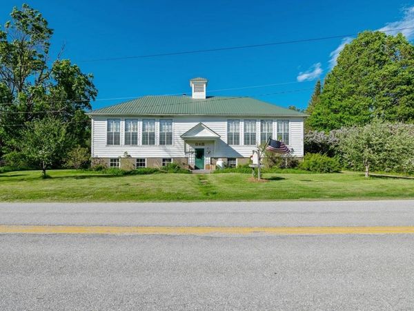 172 School Street, Isle La Motte, VT 05463