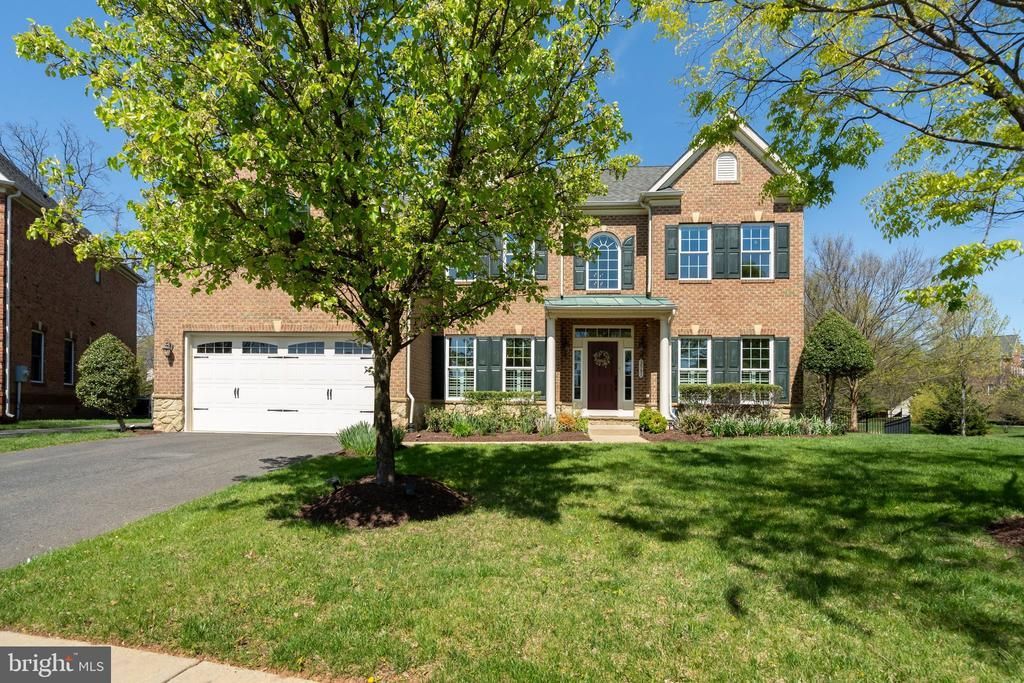3961 Woodberry Meadow Drive, Fairfax, VA 22033 Main Photo