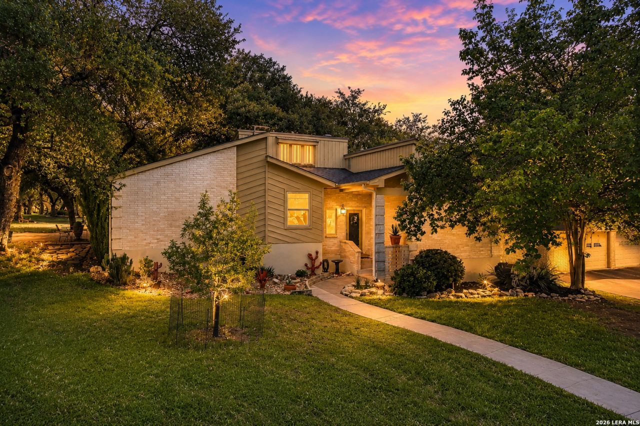 714 Oakwood Blvd, New Braunfels, TX 78130 Main Photo