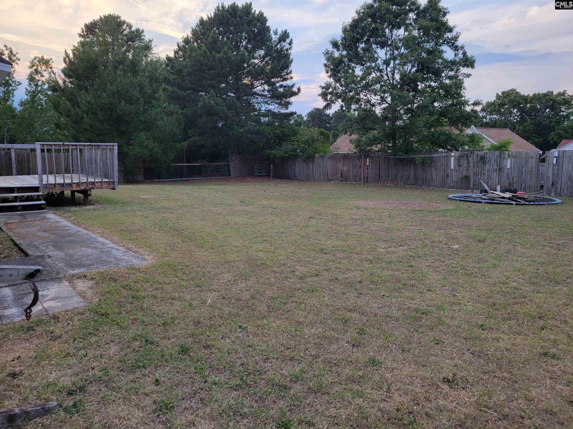 205 Parliament Drive N Photo 9