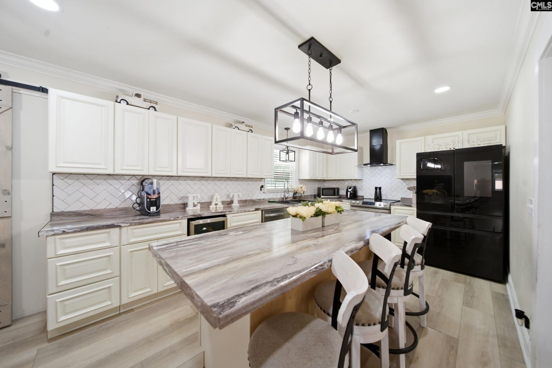 647 Delverton Road  Photo 11