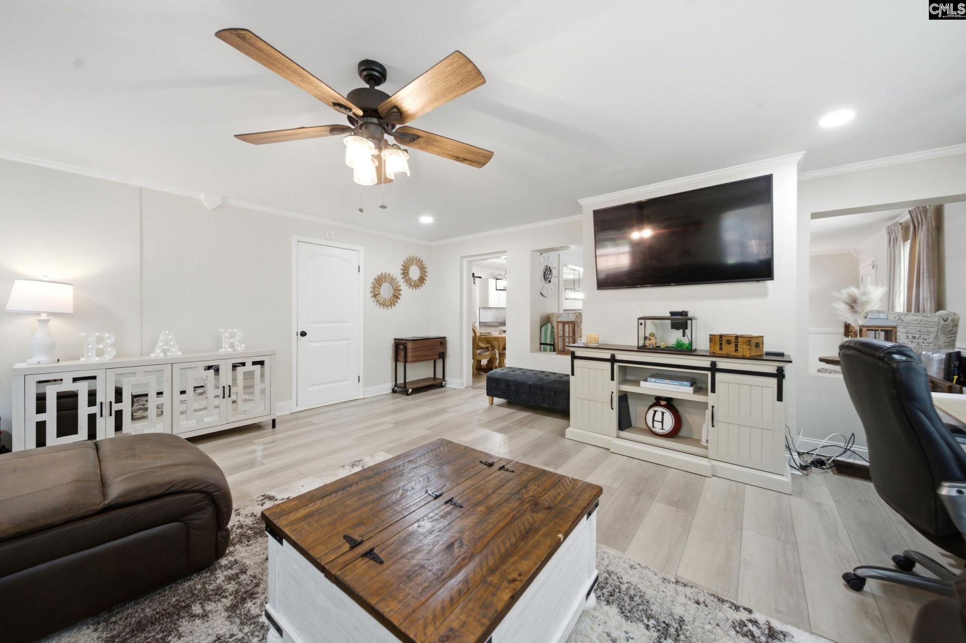 647 Delverton Road  Photo 8
