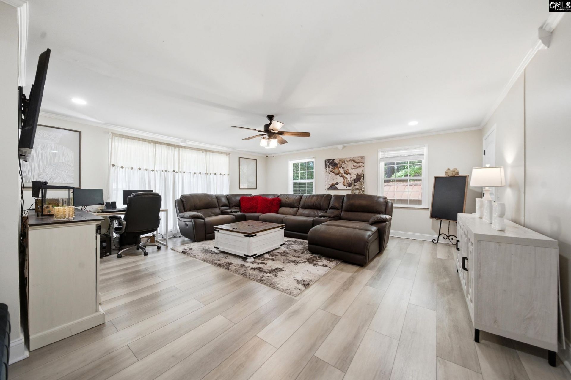 647 Delverton Road  Photo 9