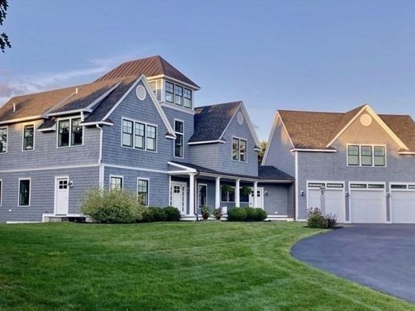 22 Crooked Lane, Manchester, MA 01944