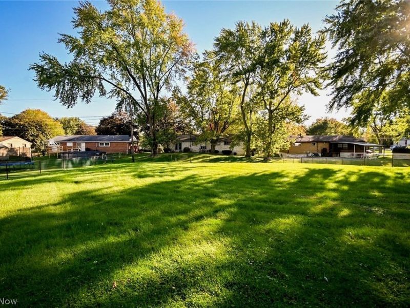 7900 Stuhldreher Street NW, Massillon, OH 44646 Photo 2