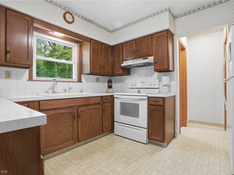 5912 Woodward Drive , Akron, OH 44319 Photo 10