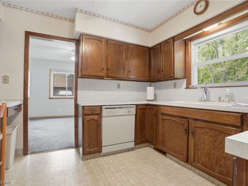 5912 Woodward Drive , Akron, OH 44319 Photo 11