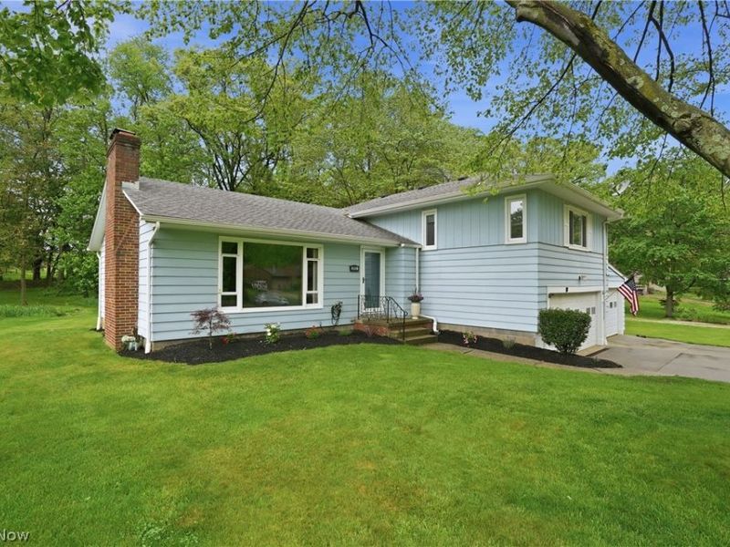 5912 Woodward Drive , Akron, OH 44319 Photo 2