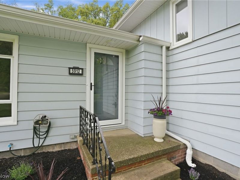 5912 Woodward Drive , Akron, OH 44319 Photo 5