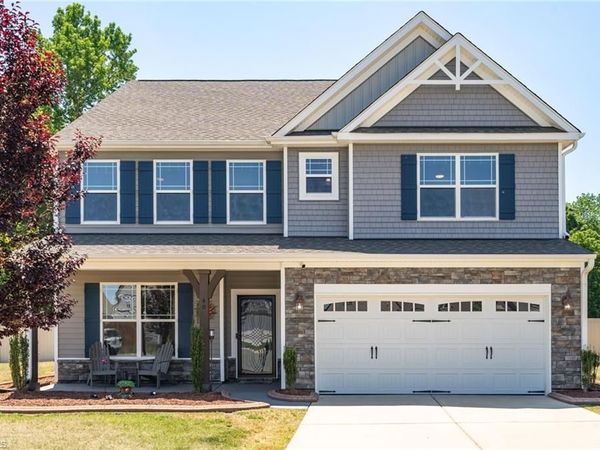 40 Onslowbay Court , Whitsett, NC 27377