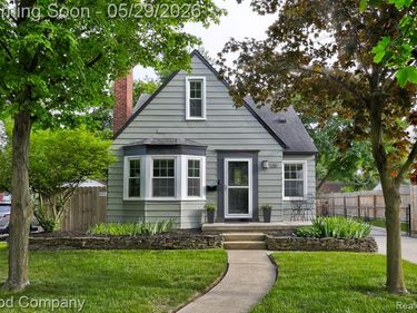 1281 W Saratoga Street, Ferndale, MI 48220