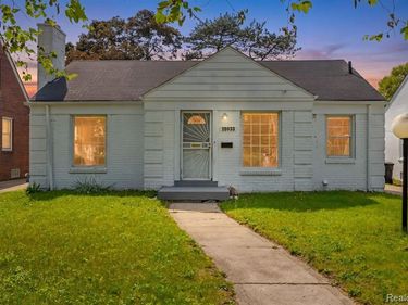 20033 Sorrento Street, Detroit, MI 48235