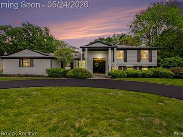 3781 Quarton Road, Bloomfield Twp, MI 48302