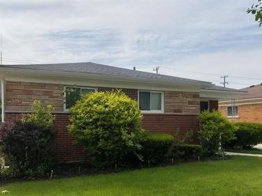 23131 Beverly Street, Oak Park, MI 48237