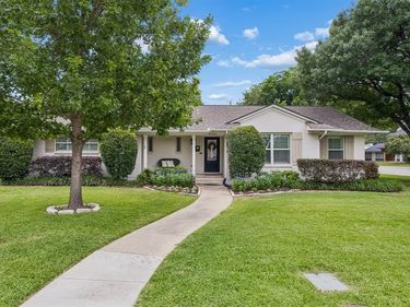 3506 Regent Drive, Dallas, TX 75229