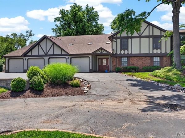 1629 Walpole Drive, Unit D, Chesterfield, MO 63017
