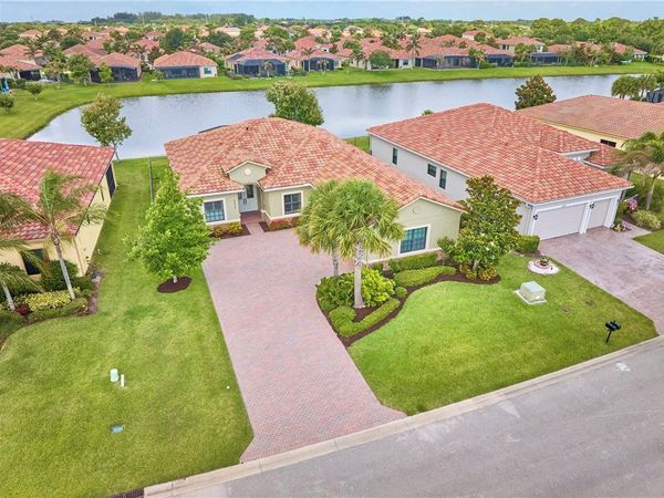 5523 49th Avenue , Vero Beach, FL 32967