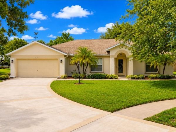 4927 5th Manor, Vero Beach, FL 32968